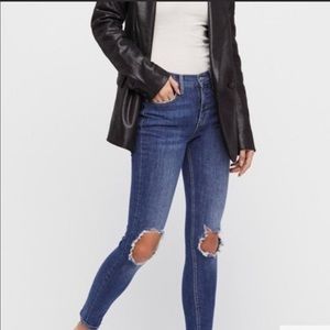 Free people ripped knee skinny jeans